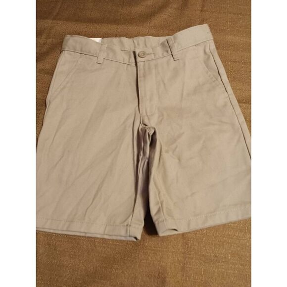 Izod brand Flat Front Shorts with Adjustable Waist -  Size: 6R (0722) - Picture 1 of 6